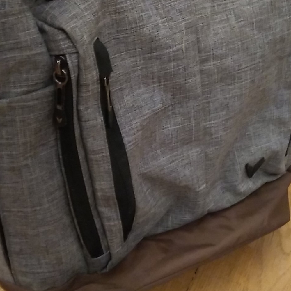 BONDKA Gray Textured Backpack - Picture 6 of 6
